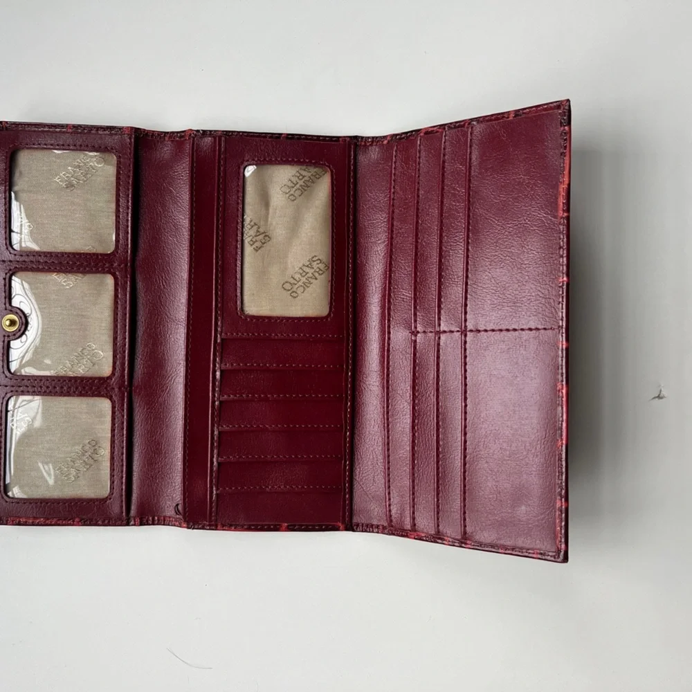 NWOT Franco Sarto Red Faux Alligator Trifold Wallet - Picture 3 of 5